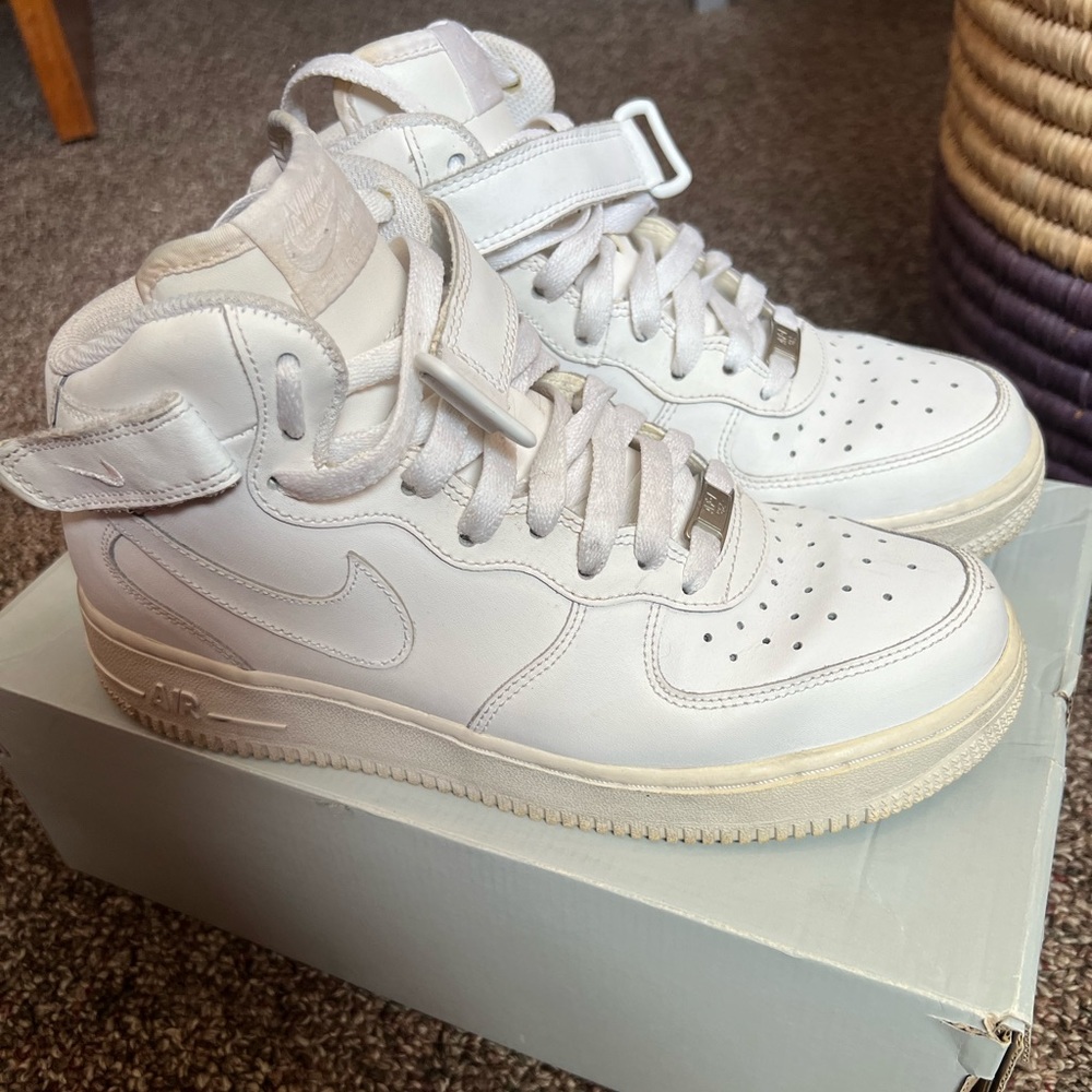 Air Force 1s - mid